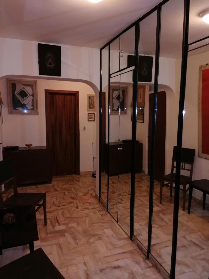 Apartment In The Historical Center Bucharest Exterior photo